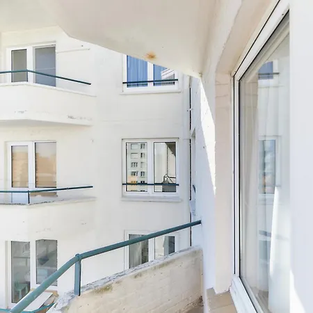 Lecomte - The Shoreline 131 Apartament